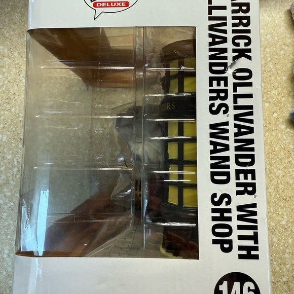 Funko Pop Deluxe Garrick Ollivander with Wand Shop - Picture 8 of 11